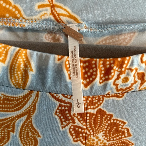 FREE PEOPLE FLARES! Light blue, Laney Wilson style - Picture 5 of 6